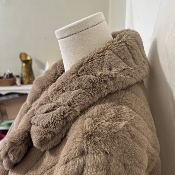 Rachel Zoe Teddy Jacket. Light brown. Women’s size medium. - Picture 3 of 11